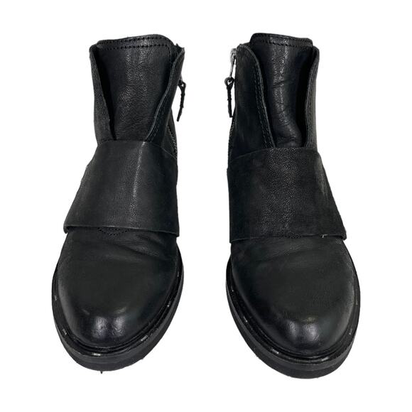 OTBT Frontage Moto Ankle Boot 6.5 Black Leather Edgy Stud Embellished Grunge - Picture 2 of 7